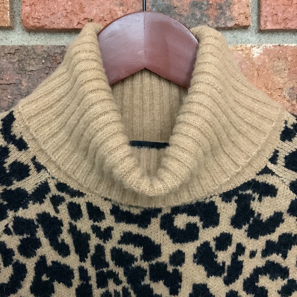 J. Crew Alpaca Merino Wool Tan Black Leopard Print Turtleneck Sweater - Picture 4 of 7